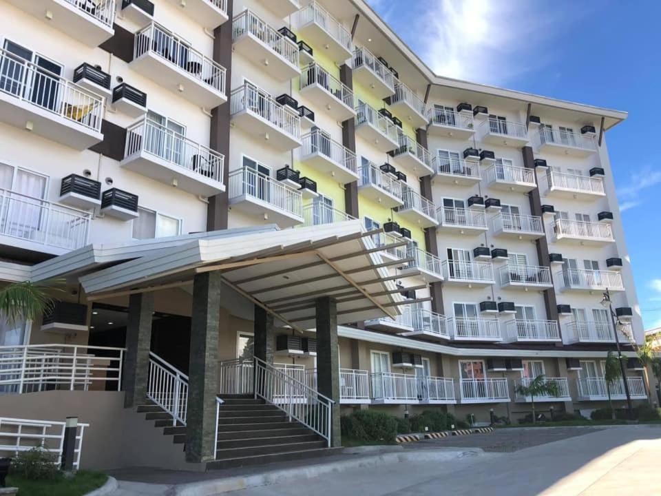 Mactan Airport Cebu Accommodation Lapu-Lapu City Bagian luar foto